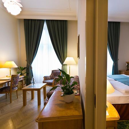 Grandhotel Ambassador Narodni Dum Karlovy Vary Luaran gambar