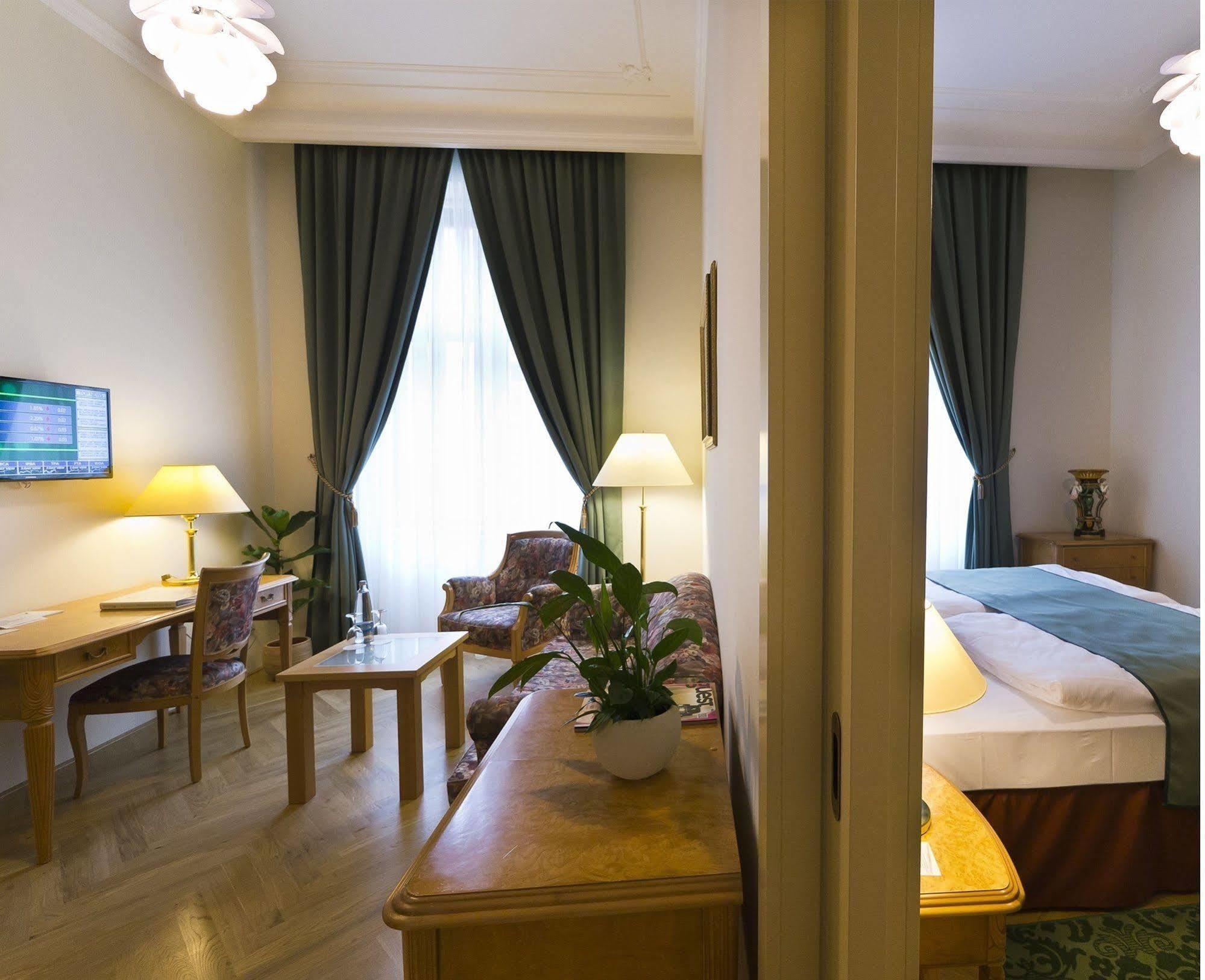 Grandhotel Ambassador Narodni Dum Karlovy Vary Luaran gambar